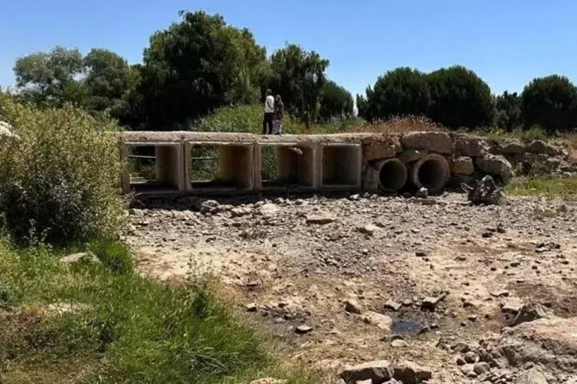 İznik Gölü’nü besleyen Karasu Deresi tamamen kurudu
