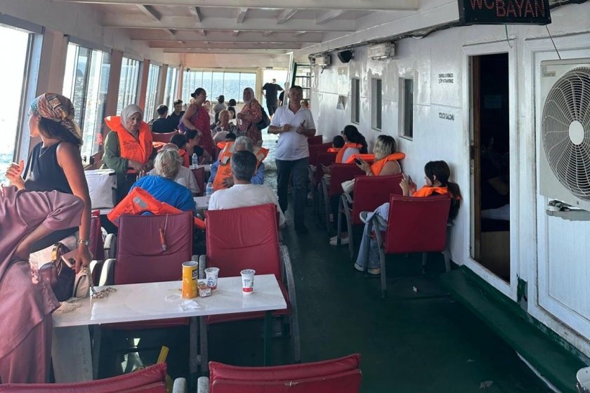 Marmara Adası açıklarında feribotta yangın çıktı