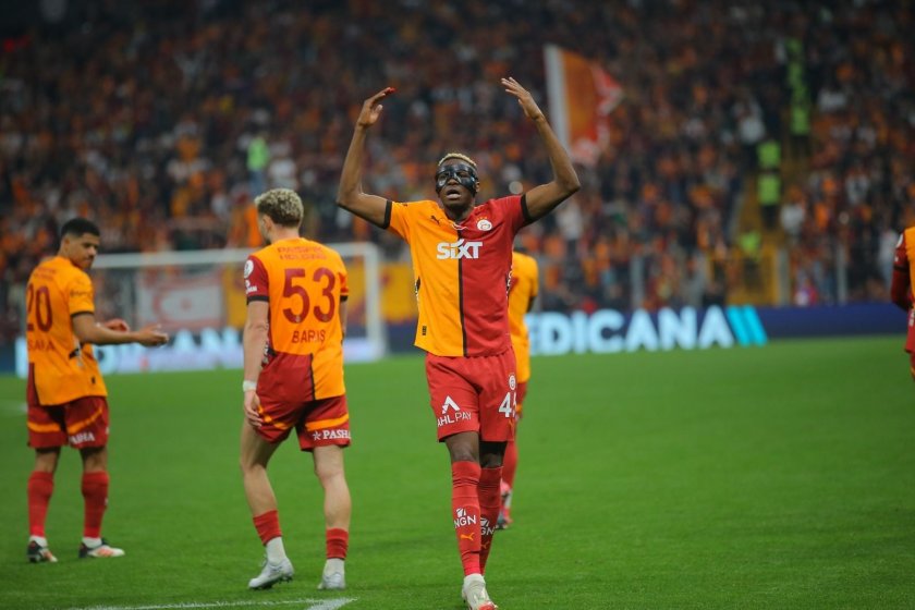Osimhen'den gece yarısı Galatasaray paylaşımı: Uçaktan duyurdu