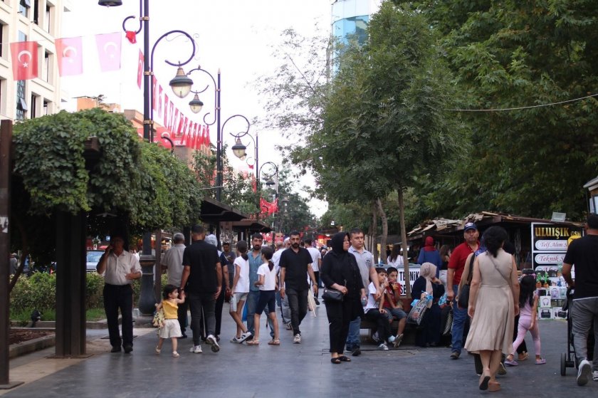 Diyarbakırlı yurttaşlar devletten adım bekliyor