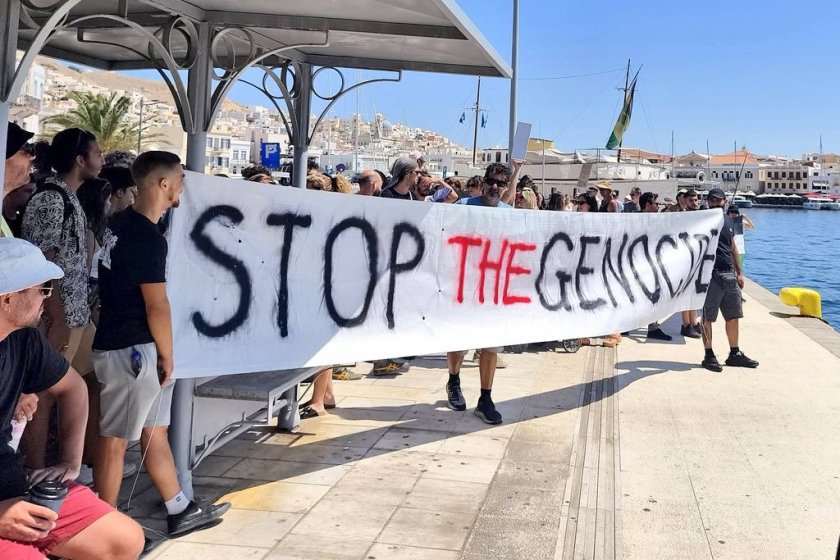 Siros Adası'na gelen kruvaziyer, protesto nedeniyle İsrailli yolcularını indiremedi