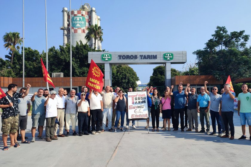 EMEP heyeti grevdeki Toros Tarım işçileriyle buluştu | Karaca: “Açlık çıtasını kırmak için mücadeleler birleşmeli”