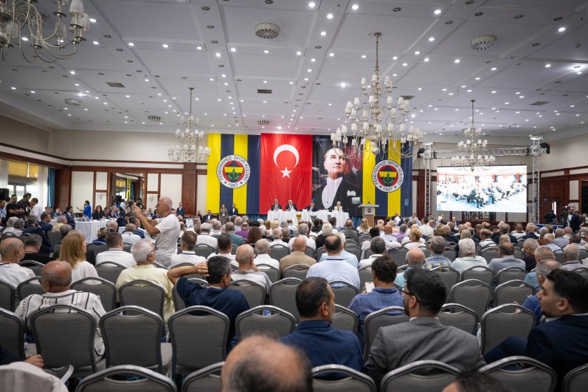 Fenerbahçe Divan Kurulu'nda gerginlik: İmza tartışmasında bazı üyeler salondan çıkarıldı