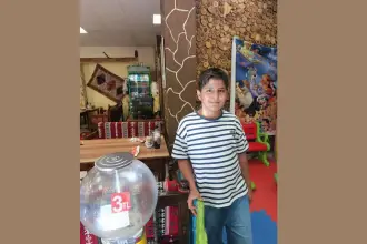 12 yaşındaki Eyüp Can Güner, çalıştığı dönercide hayatını kaybetti | Kağıt üzerinde okulda ama kıyafet almak için çalışıyor
