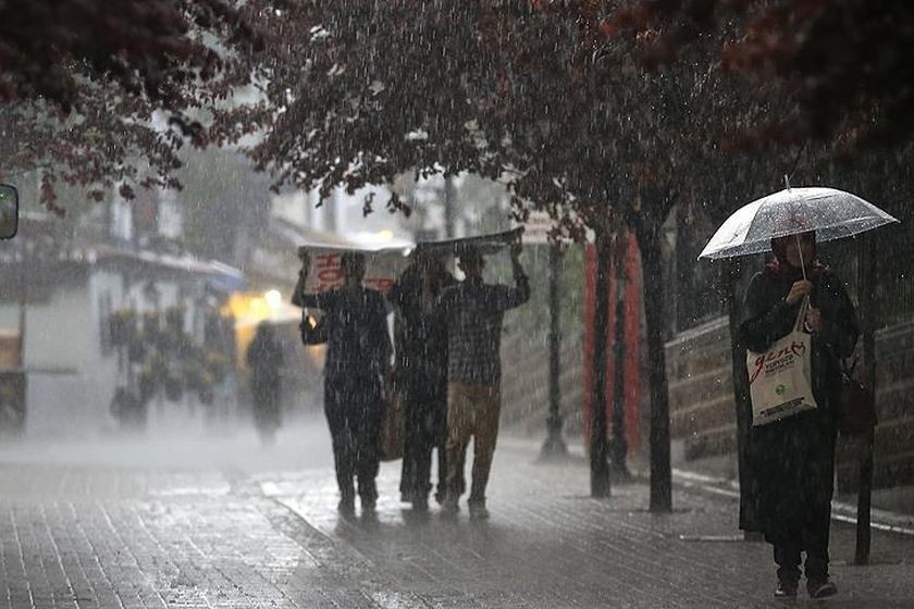 Meteoroloji 12 ilde gök gürültülü sağanak yağış için uyardı