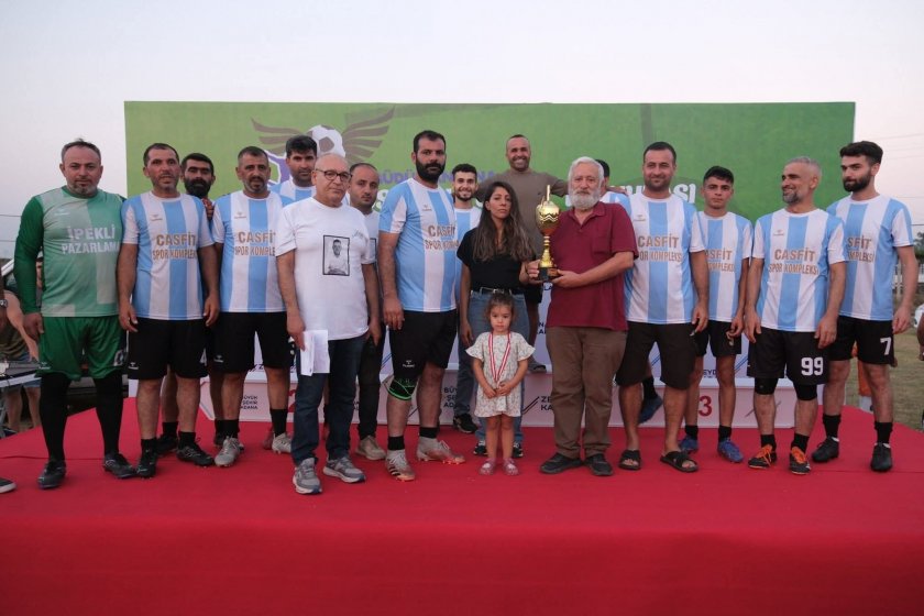 Yunusoğlu Futbol Turnuvası’nda Zeydan Karalar ve Samet Güdük için özgürlük talep edildi