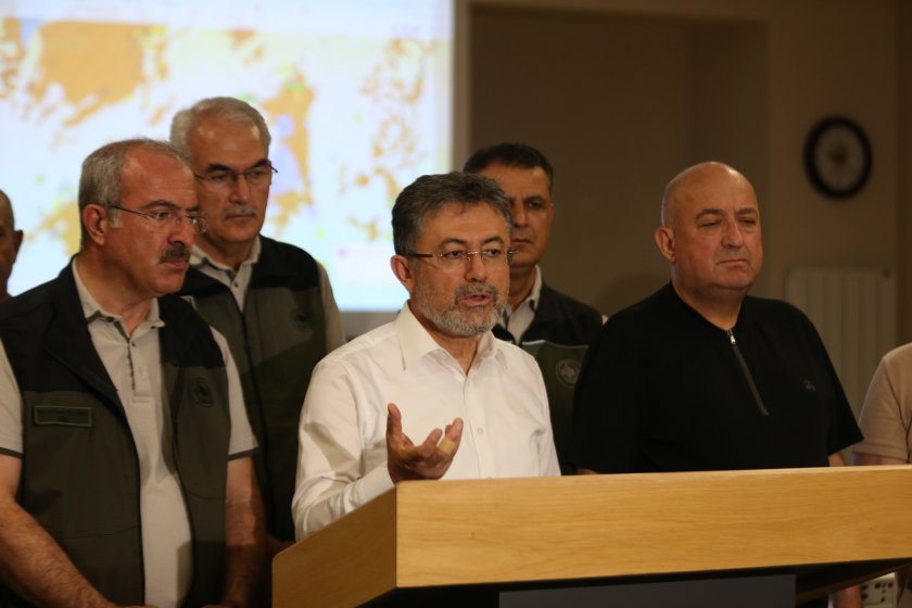 Bakan İbrahim Yumaklı: Bugün ülke genelinde 44 yangın çıktı, 42 yangın kontrol altına alındı