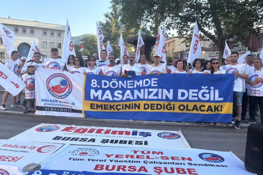 Birleşik Kamu-İş Bursa’da hükümetin düşük zam teklifini protesto etti