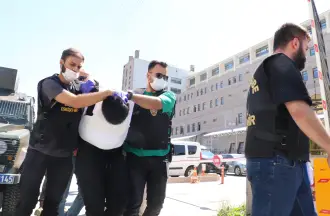 Sokakta karşılaştığı 5 kişiyi bıçaklayan sanığa 75 yıl 5 ay hapis cezası verildi