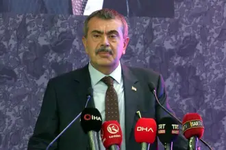 Yusuf Tekin'i protesto eden TİP'li öğrenciler tutuklandı