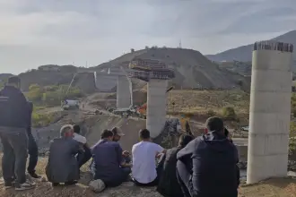 Diyarbakır'da viyadük inşaatında iskele çöktü: Hayatını kaybeden işçi sayısı 4’e yükseldi