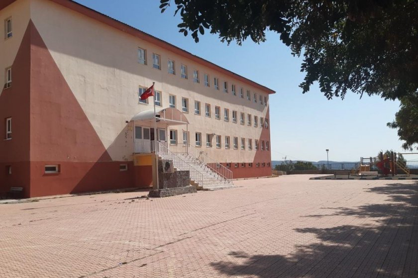 İzne ayrılan matematik öğretmeninin yerine başka branş hocalarının verilmesine tepki: “Nitelikli eğitim hakkı ihlal ediliyor”