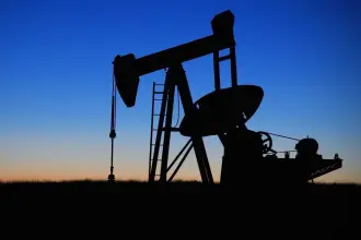 Brent petrolün varil fiyatı 80 doların altına indi: 4 Mart'tan bu yana en düşük seviyesini gördü