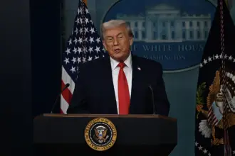 Trump imzaladı: Küba'ya petrol satan ülkelere vergi uygulanacak