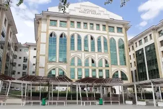 Antalya'da 'rüşvet' ve 'dolandırıcılık' operasyonu: 74 gözaltı