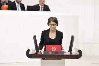 Diyarbakır’da 4 yıl dolmadan kullanılmaz hale gelen TOKİ konutları Meclis'in gündeminde