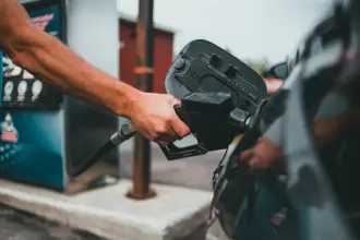 Motorine ikinci indirim bekleniyor: 1,66 TL’lik indirimin pompaya yansıyacak tutarı 42 kuruş