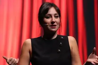 Komedyen Tuba Ulu gözaltına alındı: Stand-up sözleri soruşturma konusu oldu