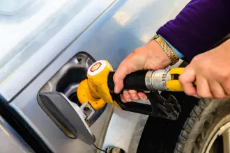 Benzine bir zam daha: Fiyatlar gece yarısı değişti
