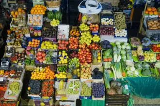 Sekiz kiloluk karpuz 500, bir domates 70 liraya dayandı: Mallar tezgahta çürüyor
