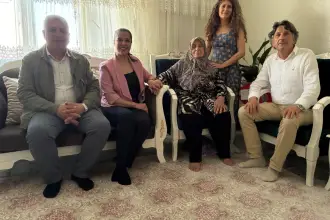 EMEP, Anneler Günü'nde Mehmet Türkmen’in annesini ziyaret etti: “Oğlumu yanımda istiyorum