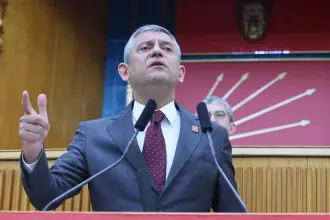 Özgür Özel seçim sonrası için sinyal verdi: “Beklemede olan Yüce Divan yargılamaları var”