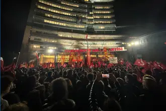 İzmir Emek ve Demokrasi Güçleri'nden mutlak butlan tepkisi: Demokrasinin rafa kaldırıldığının ilanıdır
