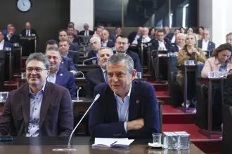 30 Mayıs’ta iki bayramlaşma programı: Kılıçdaroğlu genel merkezde, Özel il başkanlığında olacak