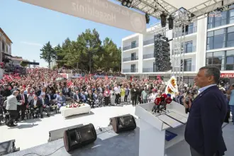 Özgür Özel Alevi Canlar Buluşması'nda: Siz yolunuzdan dönmedikçe ben de bu yoldan dönmeyeceğim