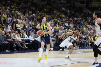 Fenerbahçe, Beşiktaş'ı mağlup etti: Final serisinde eşitlik sağlandı