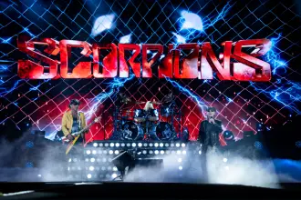 Scorpions'tan İstanbul'da konser: Binlerce kişi 'Wind of Change' söyledi