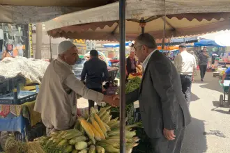 Sezgin Tanrıkulu, Diyarbakır pazarından seslendi: 'İnsanlar çalışsa da geçinemiyor'