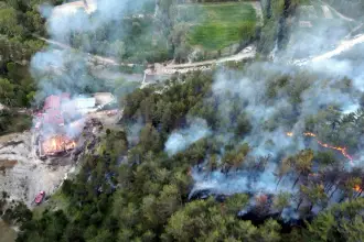 Kastamonu’da evde çıkan yangın ormana sıçradı: 6 hektarlık alan zarar gördü