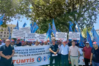 Platform Turizm işçilerinden İBB önünde kadro ve eşit hak çağrısı