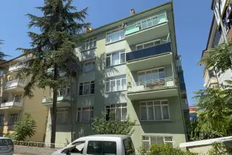 Apartman aidatı tartışması kavgaya dönüştü: Kiracı, ev sahibini yaraladı