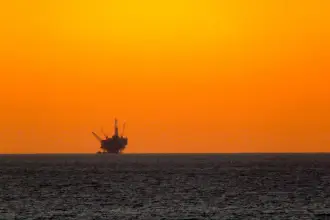Savaş kârları uçurdu: Dünya yanarken petrol devleri rekor kırıyor