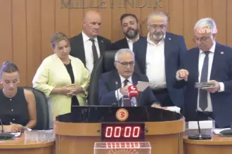 Etimesgut'ta Cumhur İttifakı CHP'nin adayını destekledi, Yeni Parti'nin adayı kaybetti