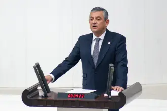 Özgür Özel çerçeve yasa kararını açıkladı: Ben ve yönetici arkadaşlarım 'evet' diyeceğiz