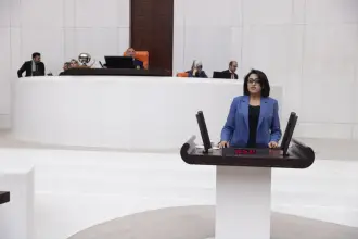 Köy okulu 4 yıldır bitirilemedi, çocuklar tehlikeli yollarda taşınıyor!