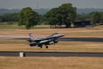 NATO güçleri Letonya'da İHA düşürdü: Türk F-16'ları da havalandı