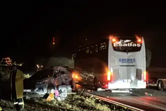 Erzincan'da yolcu otobüsü ile SUV tipi araç çarpıştı: Biri ağır, yedi kişi yaralandı