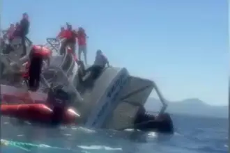 Girne açıklarında batan gemi: Cansız bedenine ulaşılan kişinin kimliğinin belirlendiği açıklandı