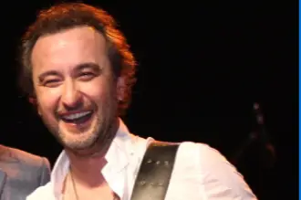Şarkıcı Nev hayatını kaybetti