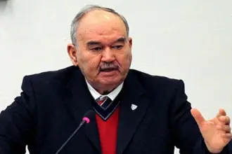 Burhan Özfatura kimdir?