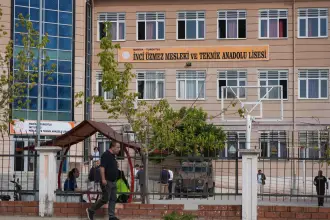 MEB: Turgutlu'daki okulda eğitim öğretim faaliyetlerine ara verildi
