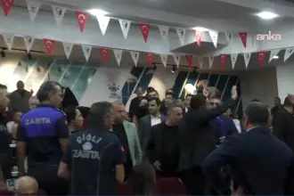 CHP’den AKP’ye geçen belediye başkanına şişe fırlattılar