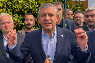 Özgür Özel Halk TV'ye kayyıma Silivri'den tepki gösterdi: 'Teslim olmayacağız, biz kazanacağız'