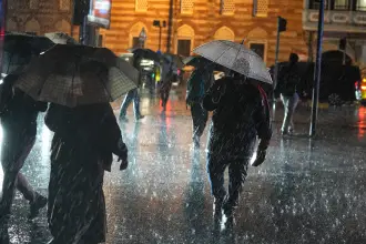 Vali Davut Gül'den İstanbullulara: Yarın evde kalın