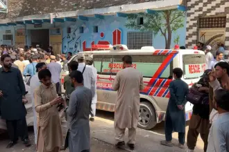 Pakistan'da özel okulun çatısı çöktü: 27 öğrenci, 1 öğretmen hayatını kaybetti