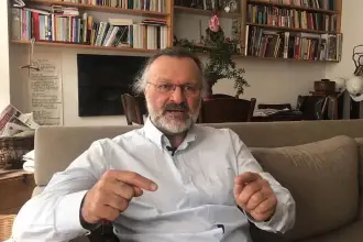 Halk TV'ye kayyım operasyonunu protesto etmişti: İnsan hakları savunucusu Bahadır Altan adli kontrolle serbest bırakıldı